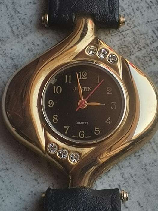 LADIES JUSTIN GOLD PLATED WATCH IN EXCELLENT WORKING CONDITION