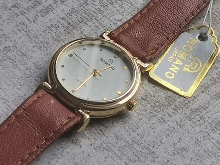 LADIES ROMANO GOLD PLATED WATCH IN EXCELLENT WORKING CONDITION