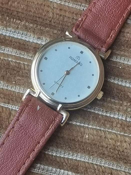 LADIES ROMANO GOLD PLATED WATCH IN EXCELLENT WORKING CONDITION
