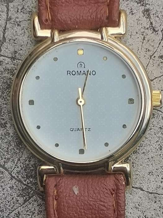 LADIES ROMANO GOLD PLATED WATCH IN EXCELLENT WORKING CONDITION