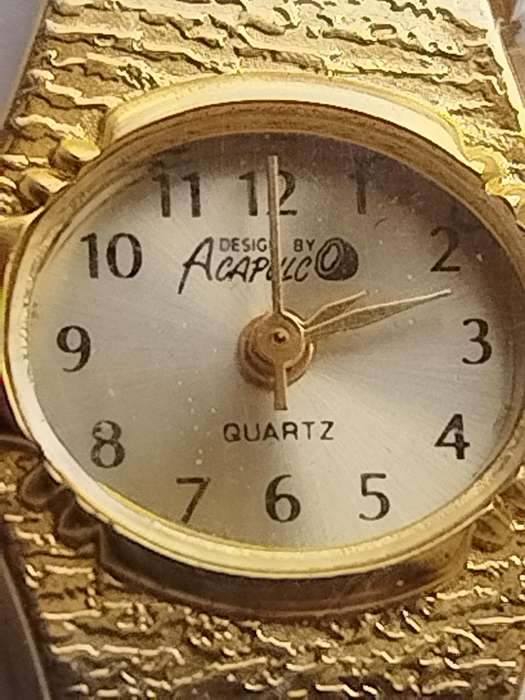 LADIES GOLD WATCH UNWORN STILL IN PLASTIC