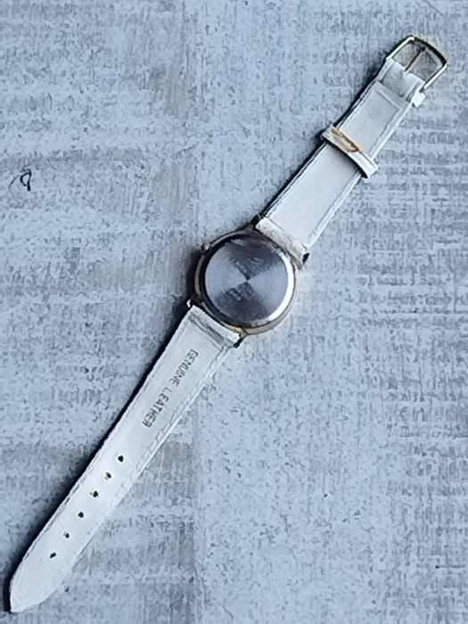 LADIES STUNNING MIYOKO GOLD AND WHITE WATCH IN EXCELLENT WORKING CONDITION