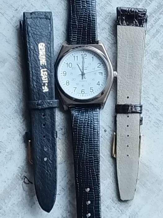 MENS VINTAGE OMAX WATCH WITH 2 FREE GENUINE LEATHER STRAPS