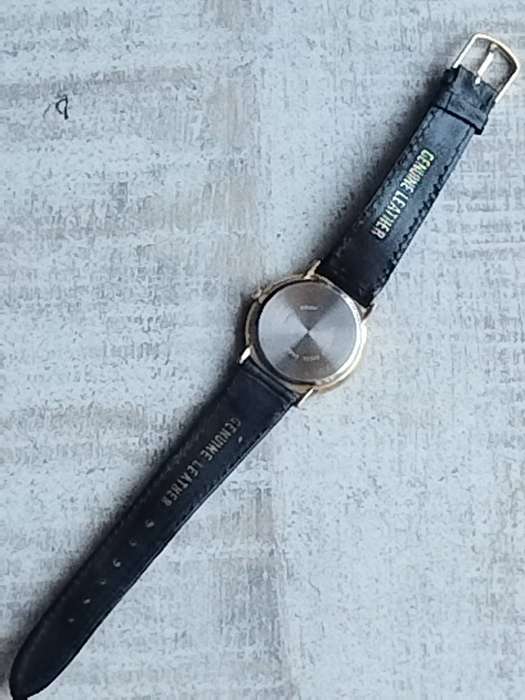 MENS VINTAGE EDWIN GOLD CAT AND MOUSE WATCH IN EXCELLENT WORKING CONDITION