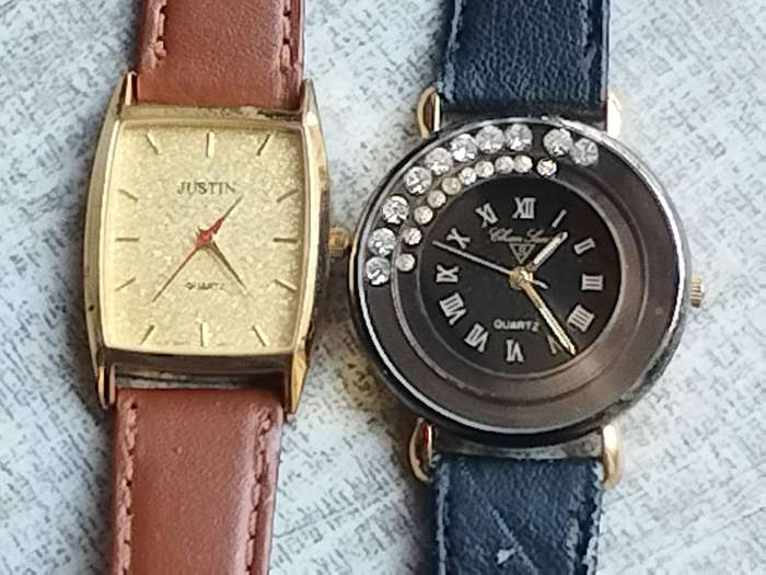 LADIES WATCH SET BOTH IN EXCELLENT WORKING CONDITION - BIDDING FOR BOTH