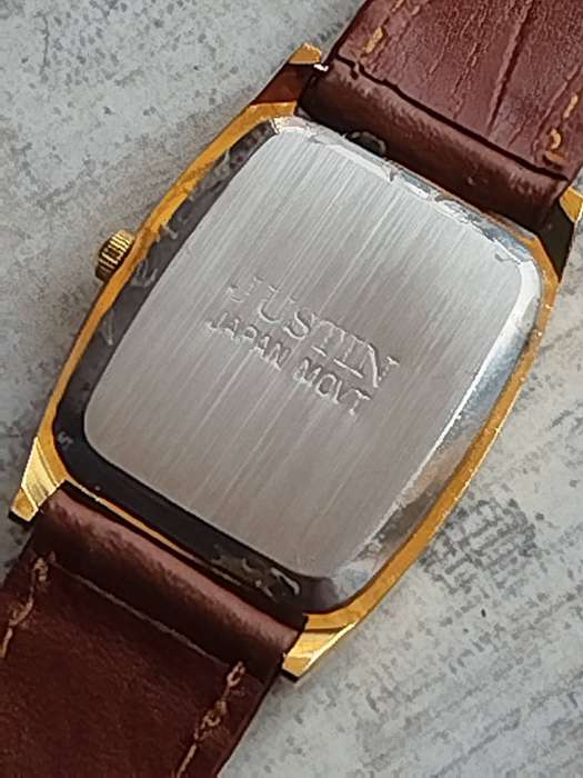 LADIES WATCH SET BOTH IN EXCELLENT WORKING CONDITION - BIDDING FOR BOTH