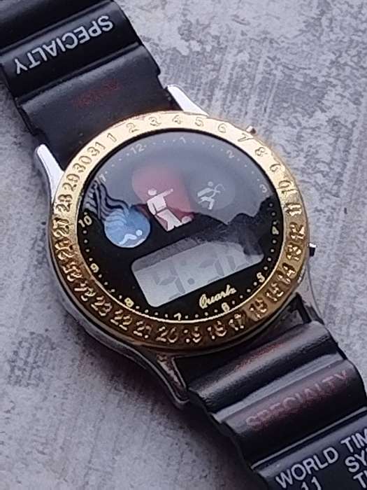MENS DIGITAL WATCHES ALL IN WORKING CONDITION - BIDDING FOR ALL 5 WATCHES