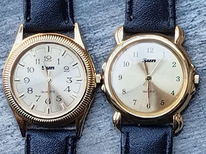 MENS VINTAGE SUN GOLD WATCH SET BOTH IN EXCELLENT WORKING CONDITION - BIDDING FOR BOTH WATCHES