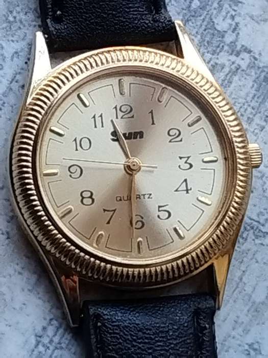 MENS VINTAGE SUN GOLD WATCH SET BOTH IN EXCELLENT WORKING CONDITION - BIDDING FOR BOTH WATCHES