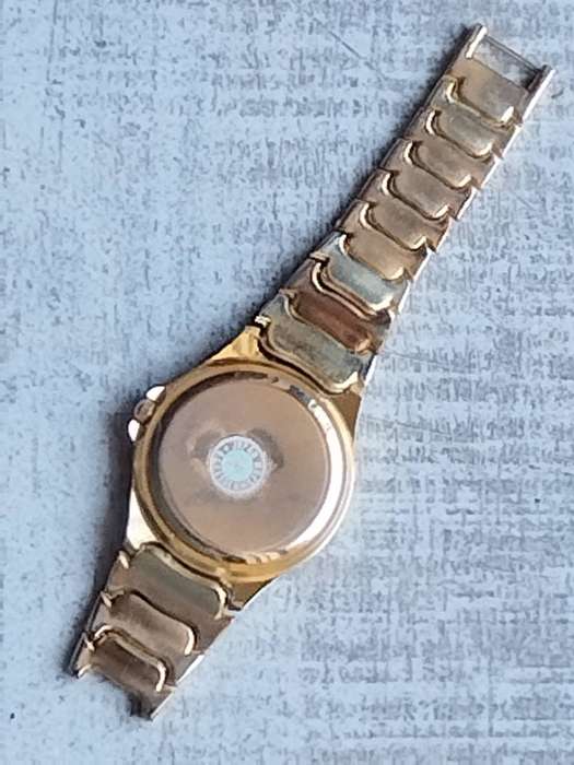 MENS CITIZEN GOLD WATCH IN EXCELLENT WORKING CONDITION HOWEVER REQUIRES NEW STRAP