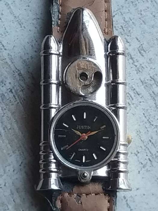 LADIES JUSTIN WATCH IN EXCELLENT WORKING CONDITION