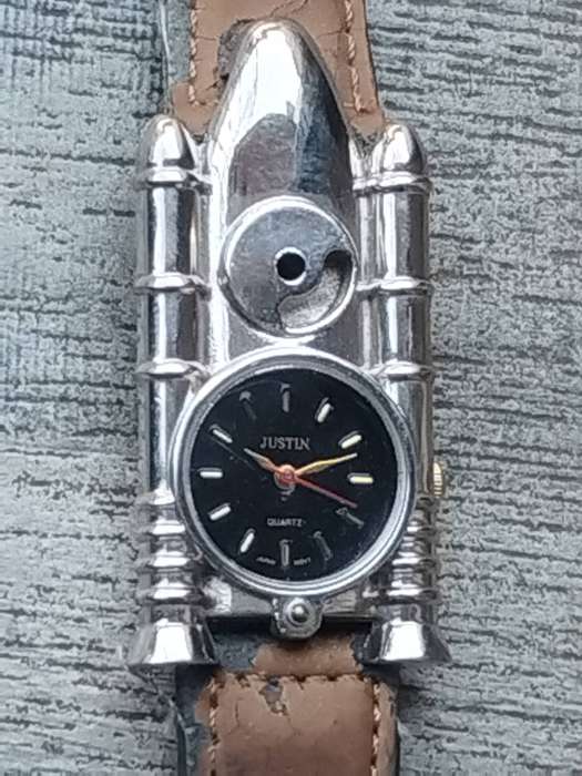 LADIES JUSTIN WATCH IN EXCELLENT WORKING CONDITION