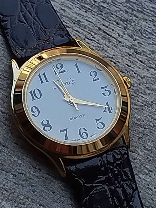 MENS GOLD PLATED SONIC WATCH IN EXCELLENT WORKING CONDITION