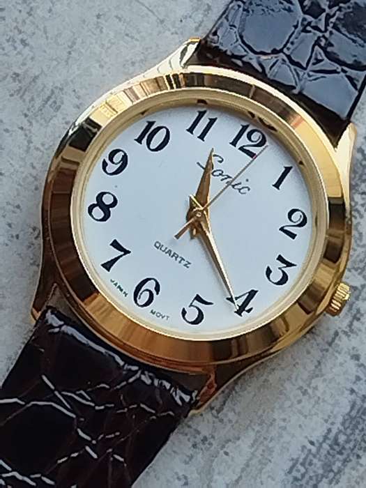 MENS GOLD PLATED SONIC WATCH IN EXCELLENT WORKING CONDITION