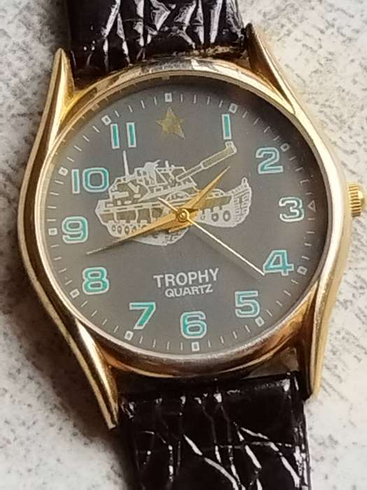 MENS TROPHY CANON QUARTZ GOLD PLATED WATCH IN EXCELLENT WORKING CONDITION