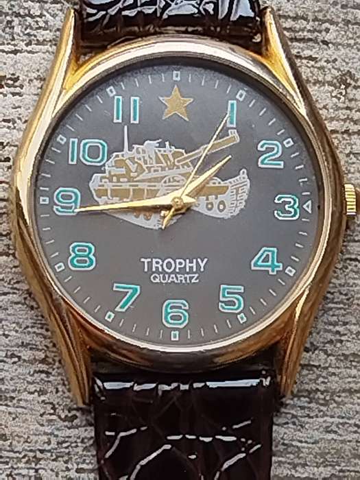 MENS TROPHY CANON QUARTZ GOLD PLATED WATCH IN EXCELLENT WORKING CONDITION