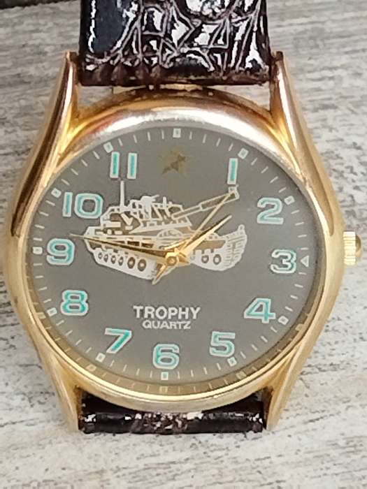 MENS TROPHY CANON QUARTZ GOLD PLATED WATCH IN EXCELLENT WORKING CONDITION