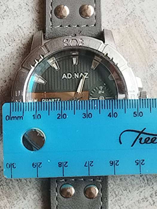 MENS FASHION AD NAZ WATCH WITH DATE FUNCTION IN EXCELLENT WORKING CONDITION