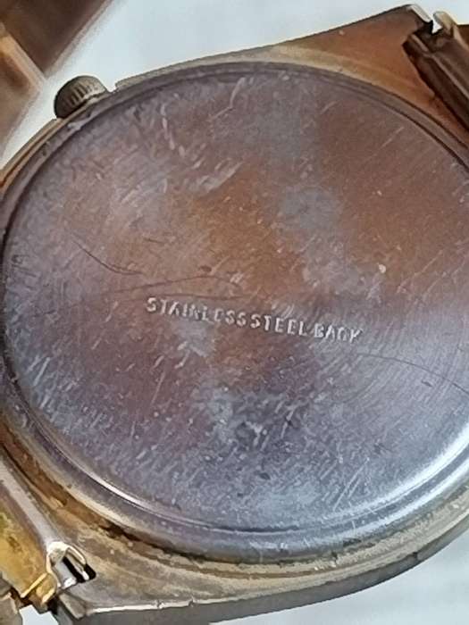MENS VINTAGE GENEVA WATCH IN EXCELLENT WORKING CONDITION