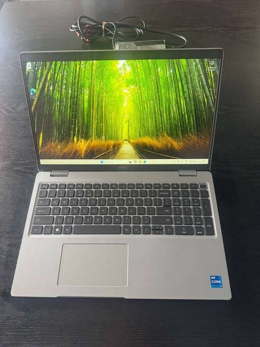DELL 5520 11th Gen i7 16Gb DDR4 512Gb SSD 15.6" FHD WIN11