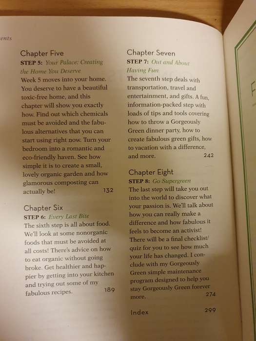 Gorgeously Green - 8 Simple Steps to an Earth-Friendly Life: Sophie Uliano (Paperback)