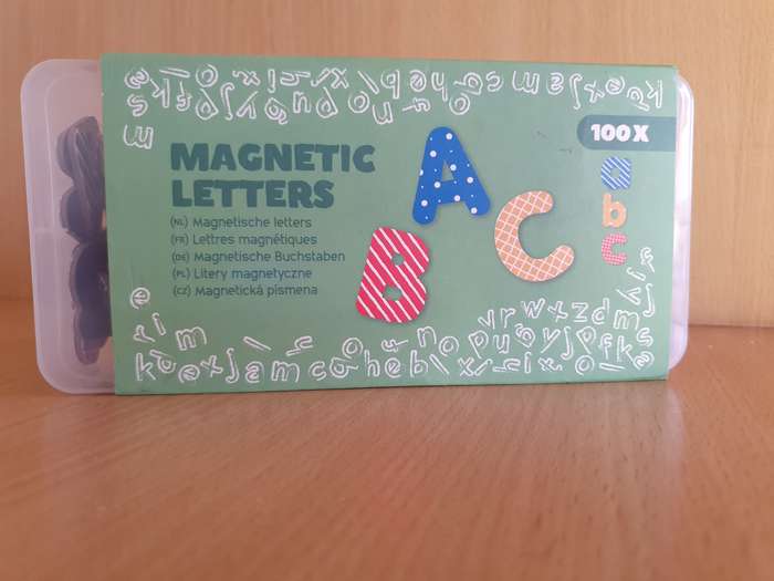 100 x Magnetic Letters