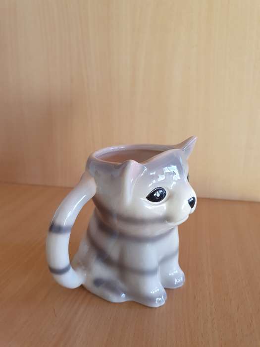 Cat Figurine Shape Coffee Mug  (NEW CONDITION)