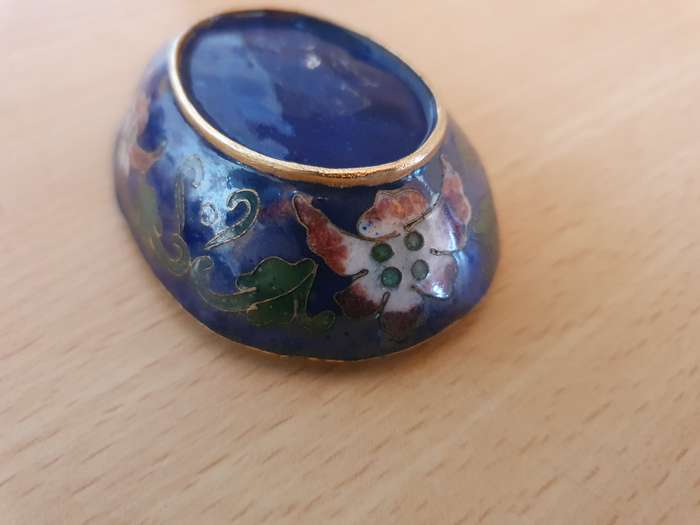 Vintage Cobalt Blue Floral Cloissone Pig Figurine (9cm x 6cm height 6cm)