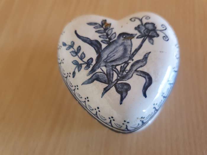 Lidded Handpainted Ceramic Blue & White Heart Shape Jewellery Holder (Portugal)