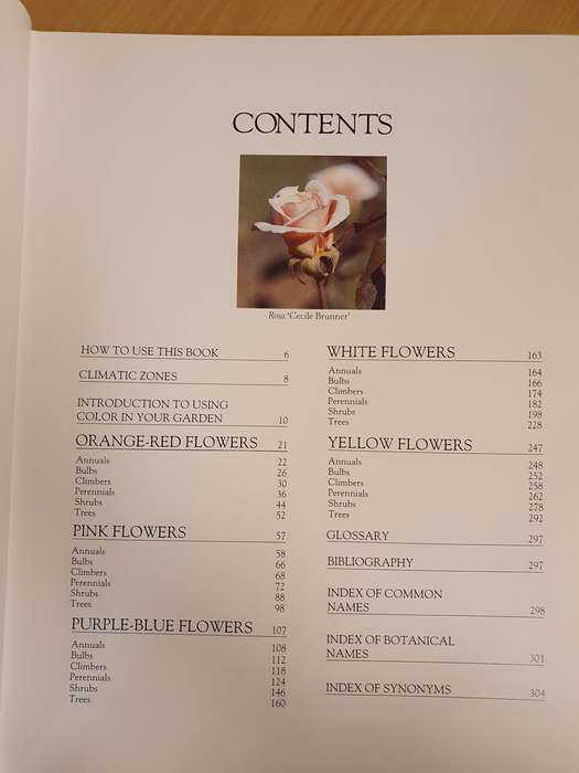 Flowers by Colour - A Complete Guide to over 1000 Popular Garden Flowers (Hardcover)