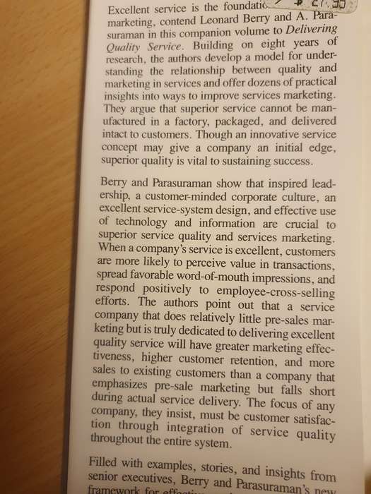 Marketing Services - Competing through Quality: Leonard L. Berry and A. Parasuraman (Hardcover)