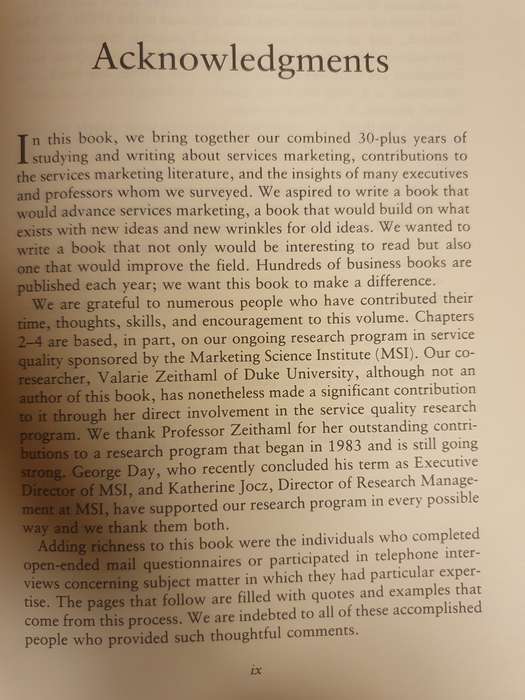 Marketing Services - Competing through Quality: Leonard L. Berry and A. Parasuraman (Hardcover)