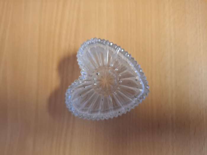 Small Heart Shaped Glass Trinket Dish (7cm x 7cm depth 3cm)