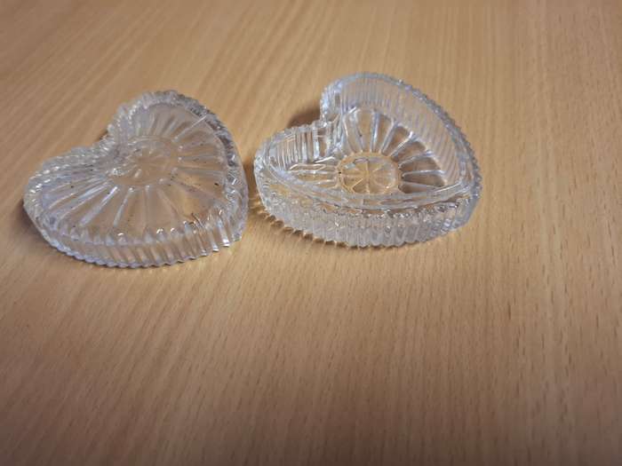 Small Heart Shaped Glass Trinket Dish (7cm x 7cm depth 3cm)