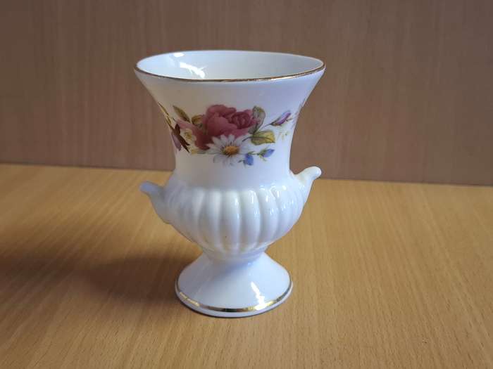Vintage Floral Porcelain Vase - height 10cm width 8cm