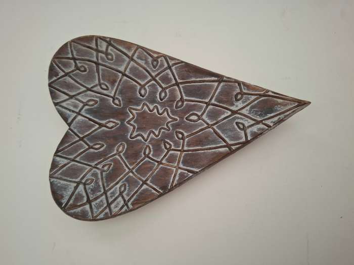 Hand Made Heart Shaped Dish  (20cm x 15cm)
