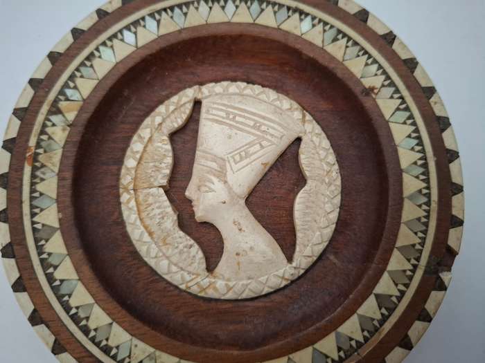 Small Round Egyptian Wall Plate - width 11cm