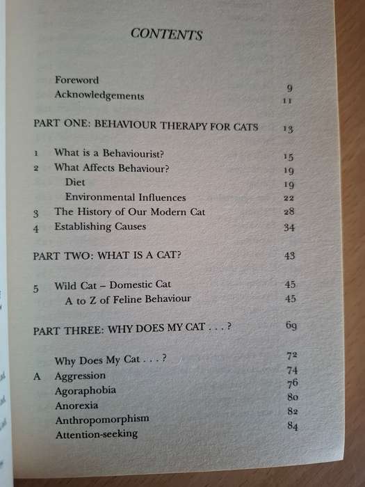 Why Does My Cat...?  Sarah Heath  (Paperback)