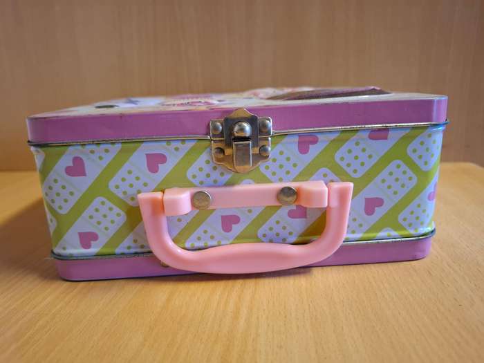 Small Metal Doc McStuffins Lunch Box Case (20cm x 16cm)