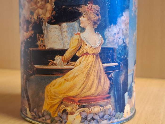 Set of 3 Vintage Rustic Tins