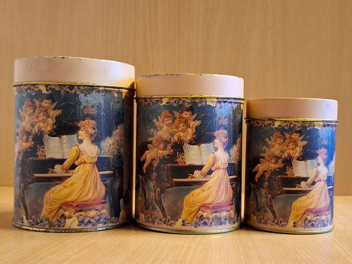 Set of 3 Vintage Rustic Tins