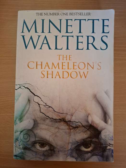 The Chameleon`s Shadow : Minette Walters  (Paperback)