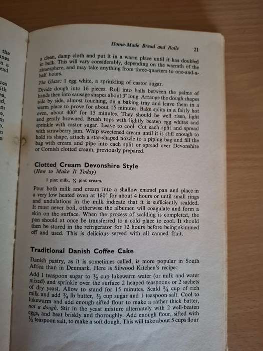 Bread - Buns/Cakes and Cookies :Lesley Faull  (Hardcover)