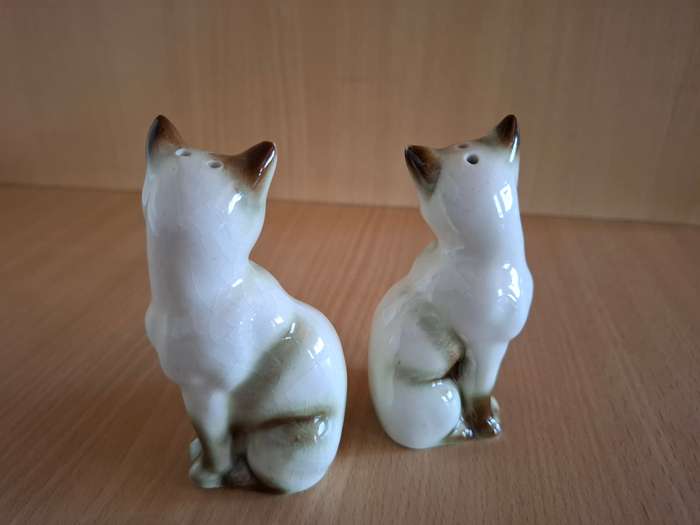 Set Cat Figurine Salt & Pepper Shakers