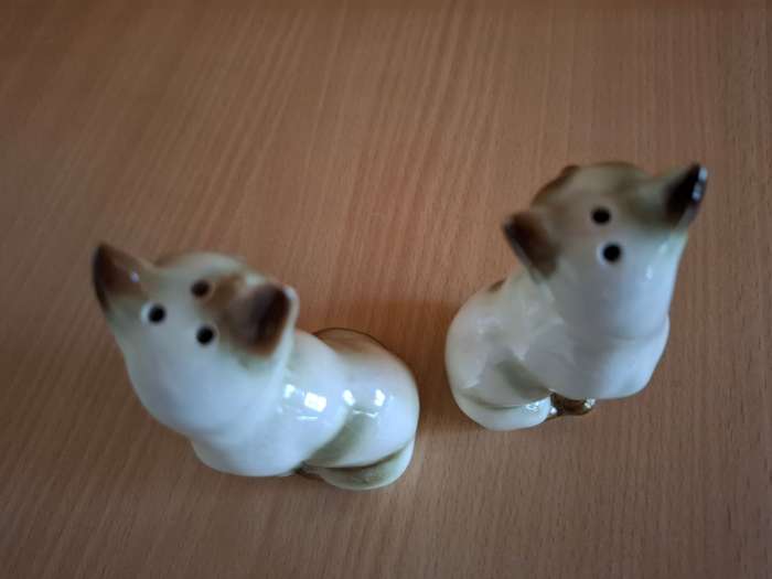 Set Cat Figurine Salt & Pepper Shakers