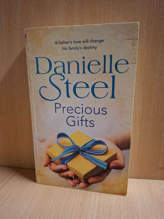 Precious Gifts: Danielle Steel  (Paperback)