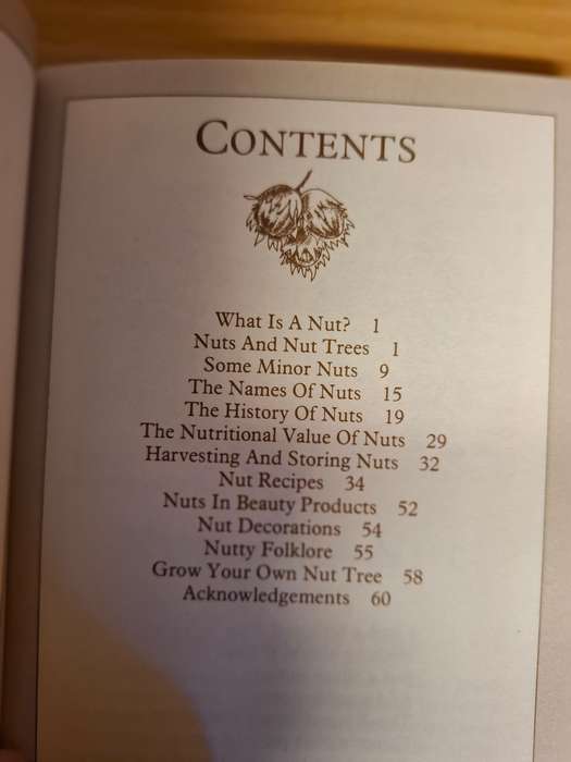 The Little Nut Book : Rosamond Richardson  (Hardcover)