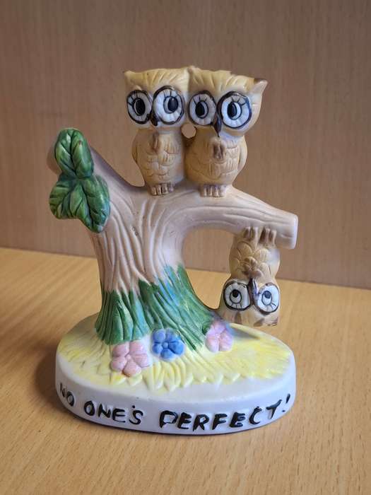 Owl Figurine  (height 12cm width 10cm)