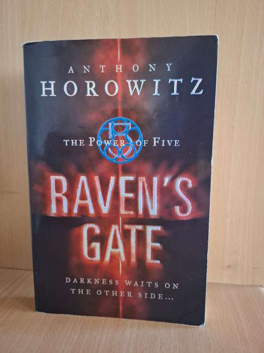 Raven`s Gate : Anthony Horowitz  (Paperback)