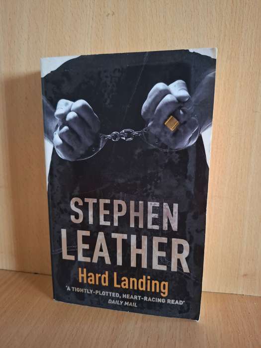 Hard Landing : Stephen Leather (Paperback)